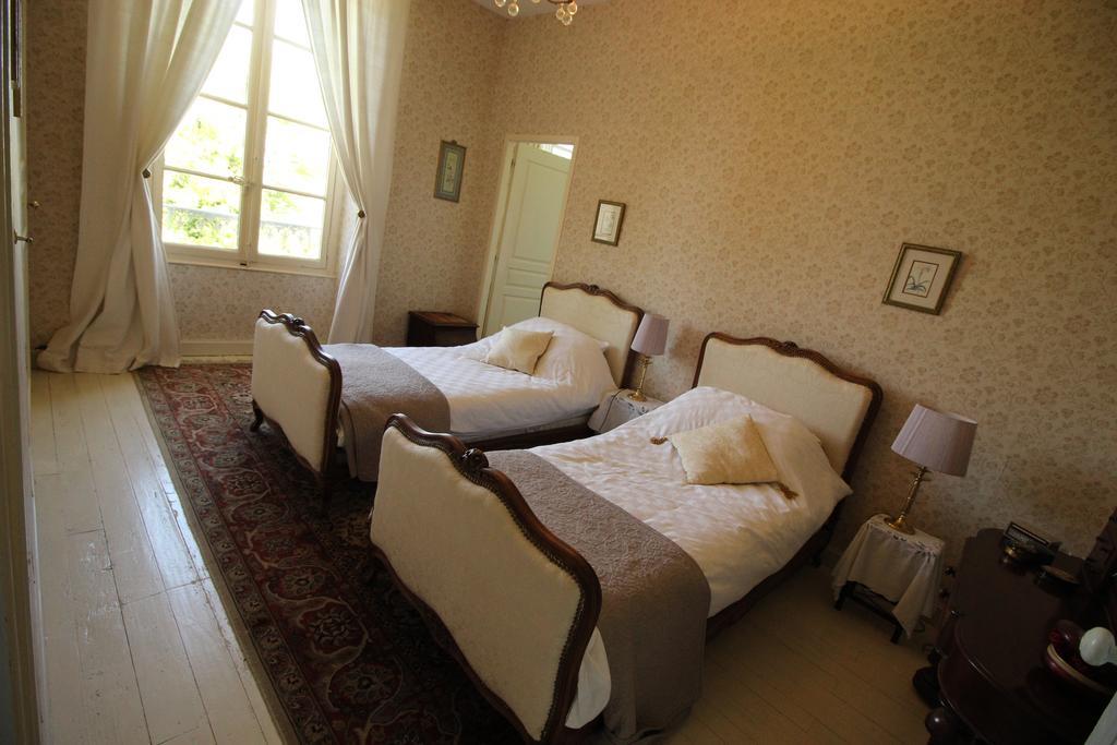 玛诺尔安吉酒店 Blanzay-sur-Boutonne 客房 照片